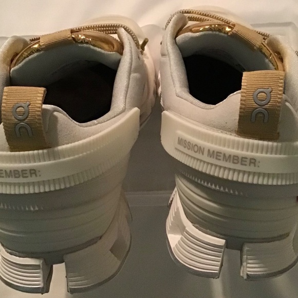 💎💎LUXURY LISTING: On Running Cloud Edge Moon 👟👟 - Picture 3 of 6